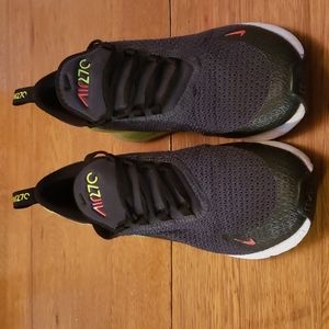 Nike Air Max 270 youth size 7